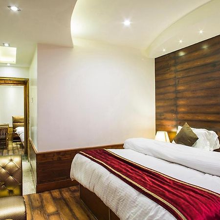 Hotel Sunrise Шимла Экстерьер фото