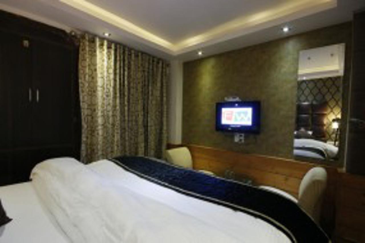 Hotel Sunrise Шимла Экстерьер фото