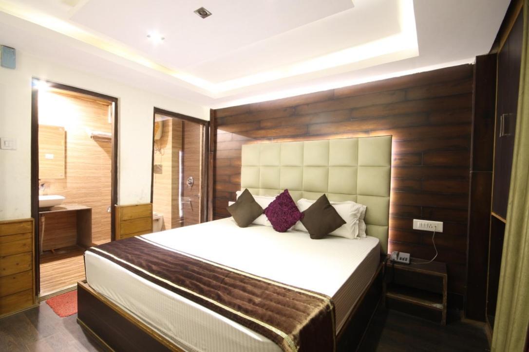 Hotel Sunrise Шимла Экстерьер фото