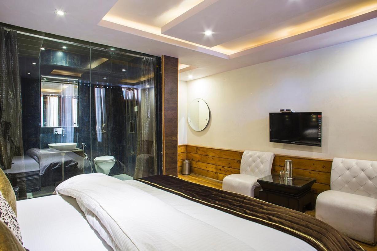 Hotel Sunrise Шимла Экстерьер фото